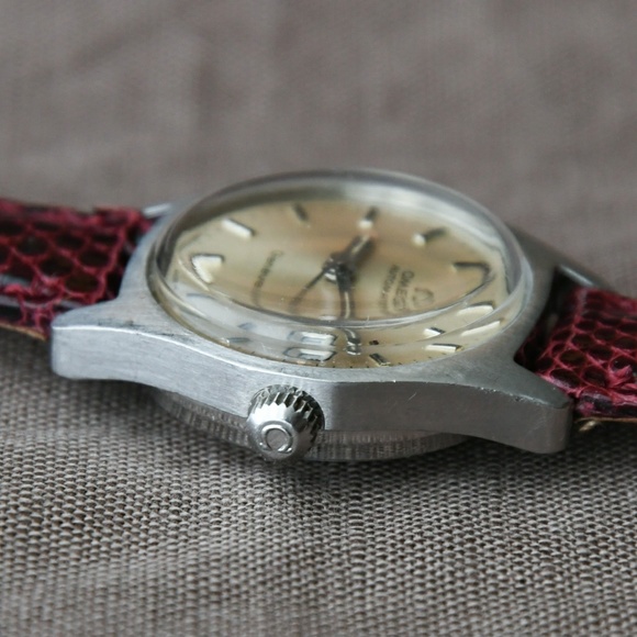 SOLD🥀 Vintage Omega 1974 Genève Women's Watch - Picture 6 of 8